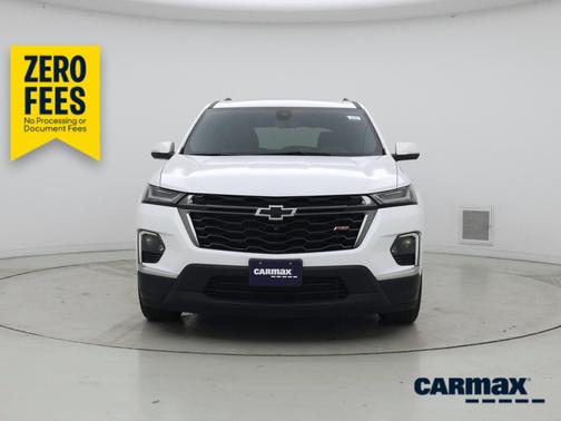 White 2023 Chevrolet Traverse RS