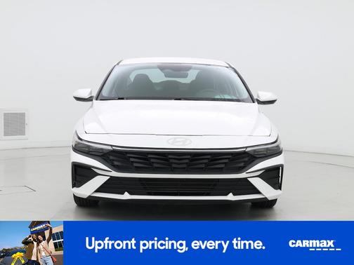 2024 Hyundai ELANTRA SE