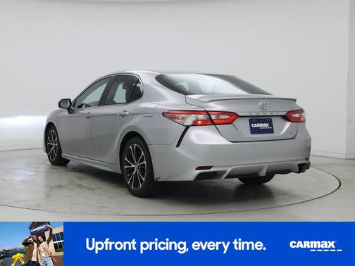 Silver 2018 Toyota Camry SE