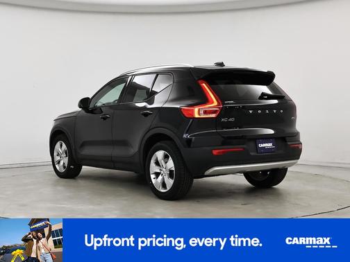 2021 Volvo XC40 T5 Momentum