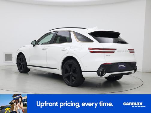 White 2022 Genesis GV70
