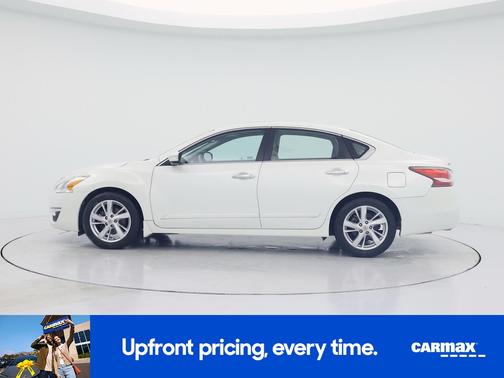 White 2014 Nissan Altima SV