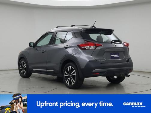 Gray 2018 Nissan Kicks SR