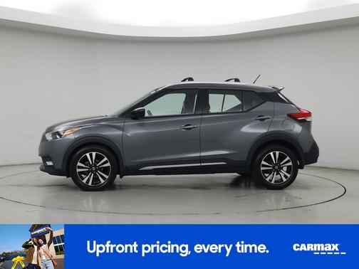 Gray 2018 Nissan Kicks SR