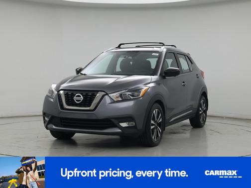 Gray 2018 Nissan Kicks SR
