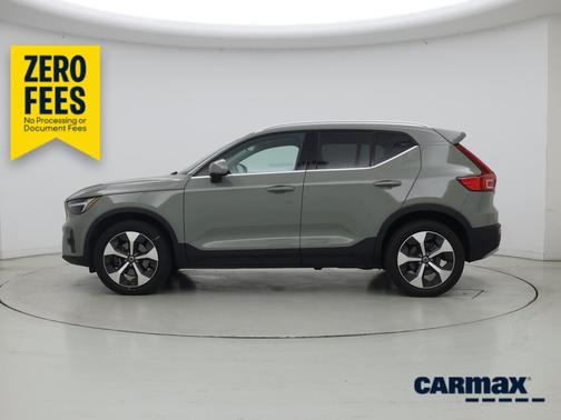 Green 2024 Volvo XC40 B5 Plus Bright Theme