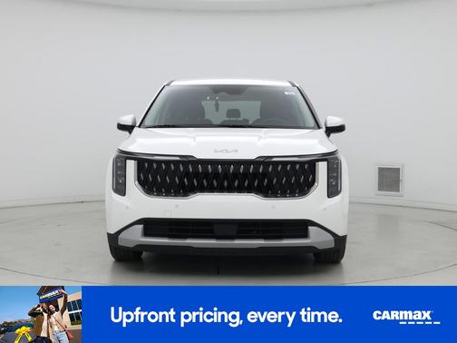 White 2025 Kia Carnival LXS