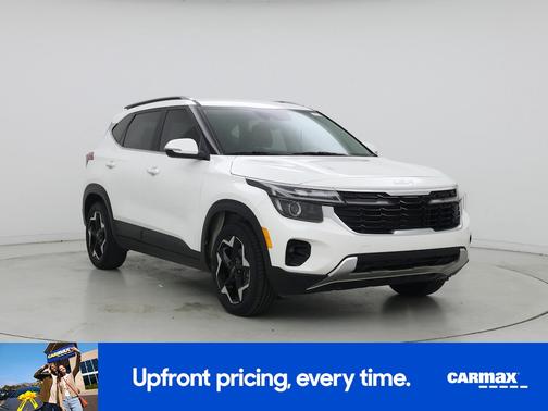 White 2024 Kia Seltos EX