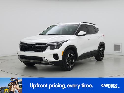 White 2024 Kia Seltos EX