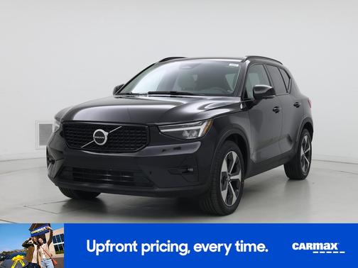 2023 Volvo XC40 B4 Ultimate Dark Theme