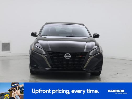 Black 2023 Nissan Altima SR