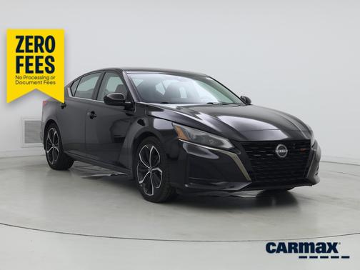Black 2023 Nissan Altima SR