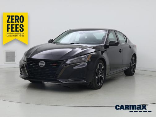Black 2023 Nissan Altima SR