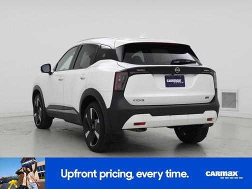 White 2025 Nissan Kicks SR