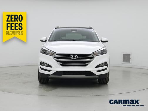 White 2018 Hyundai TUCSON Limited