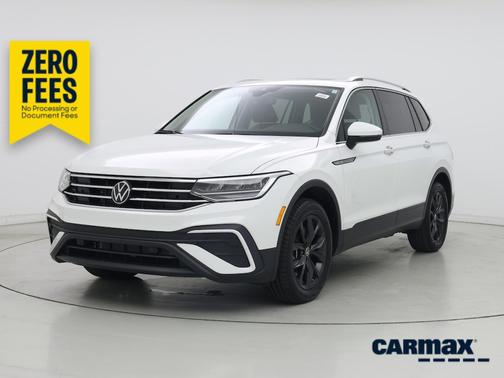 White 2024 Volkswagen Tiguan SE