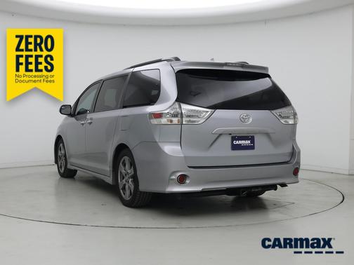 Silver 2018 Toyota Sienna SE