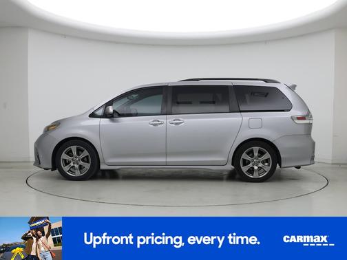 Silver 2018 Toyota Sienna SE