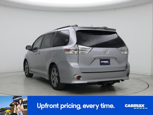 Silver 2018 Toyota Sienna SE
