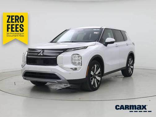 Gray 2025 Mitsubishi Outlander SE