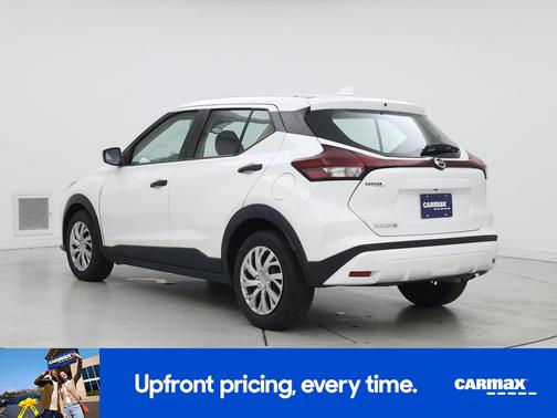White 2021 Nissan Kicks S