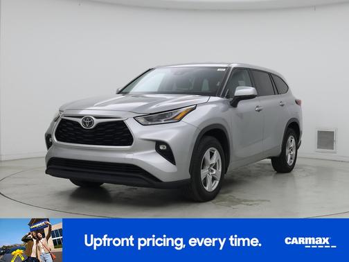 Silver 2021 Toyota Highlander LE