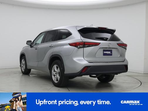 Silver 2021 Toyota Highlander LE