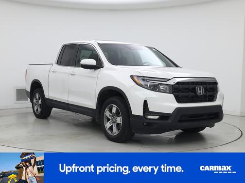 White 2025 Honda Ridgeline RTL