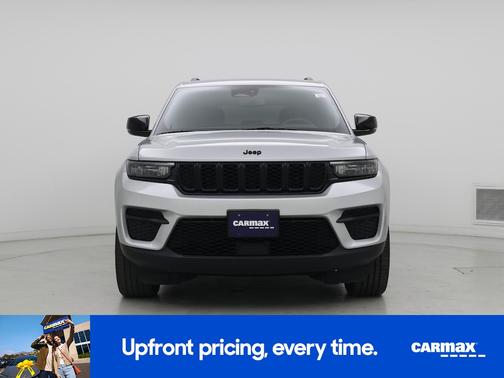 Silver 2023 Jeep Grand Cherokee Altitude