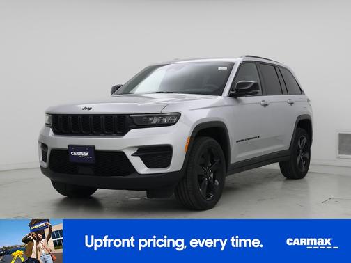 Silver 2023 Jeep Grand Cherokee Altitude