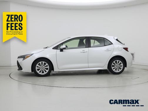 White 2023 Toyota Corolla Hatchback SE