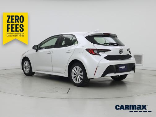 White 2023 Toyota Corolla Hatchback SE
