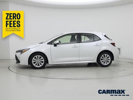 White 2023 Toyota Corolla Hatchback SE