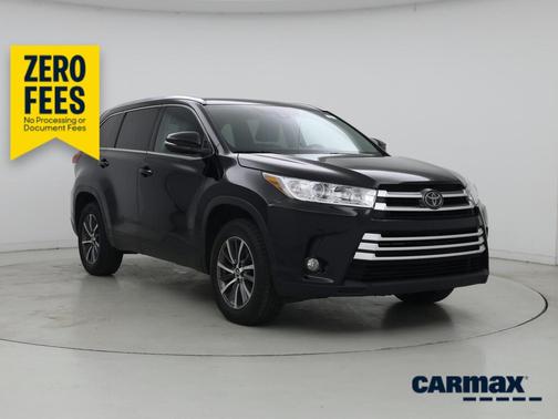 Black 2017 Toyota Highlander XLE