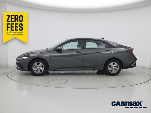 Gray 2025 Hyundai ELANTRA SE