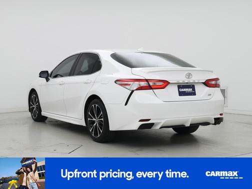 White 2020 Toyota Camry SE