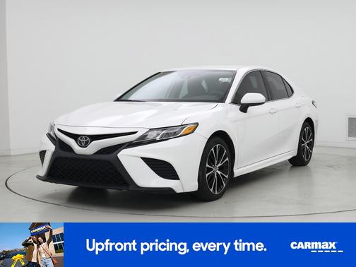 White 2020 Toyota Camry SE