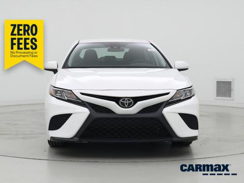 White 2020 Toyota Camry SE