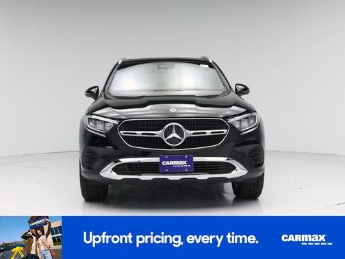 Black 2025 Mercedes-Benz GLC 300