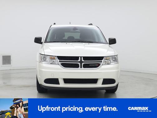 White 2018 Dodge Journey SE