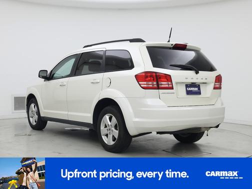 White 2018 Dodge Journey SE