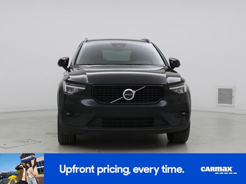 2023 Volvo XC40 B4 Ultimate Dark Theme