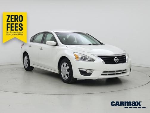 White 2014 Nissan Altima S