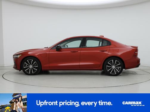 2023 Volvo S60 Recharge Plug-In Hybrid T8 Plus Dark Theme