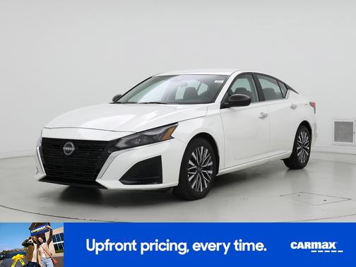 White 2025 Nissan Altima SV