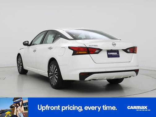 White 2025 Nissan Altima SV
