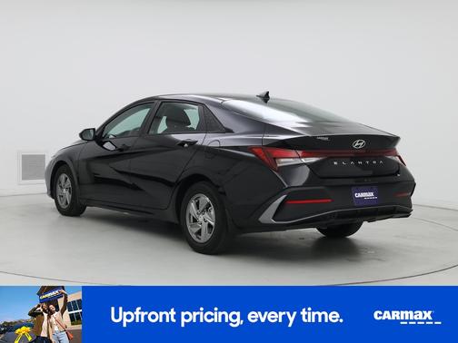 2024 Hyundai ELANTRA SE