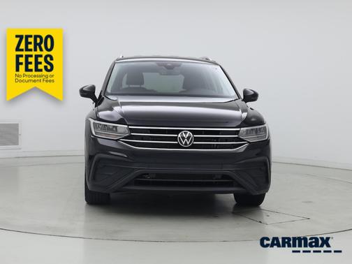 Black 2022 Volkswagen Tiguan SE