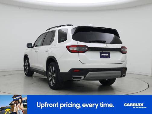 White 2025 Honda Pilot Touring
