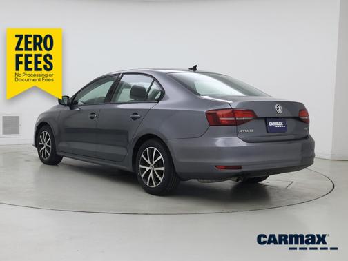 Gray 2016 Volkswagen Jetta SE